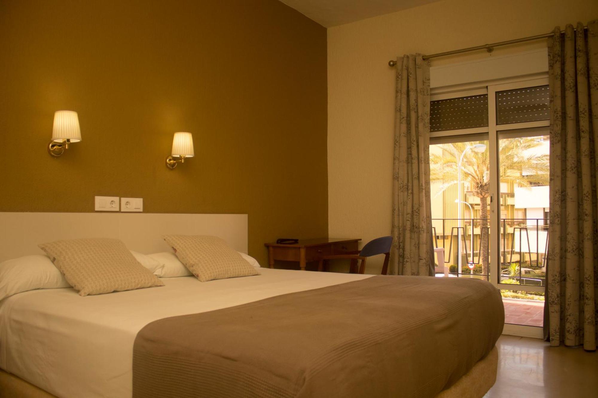 Hotel Caribe Rota Extérieur photo